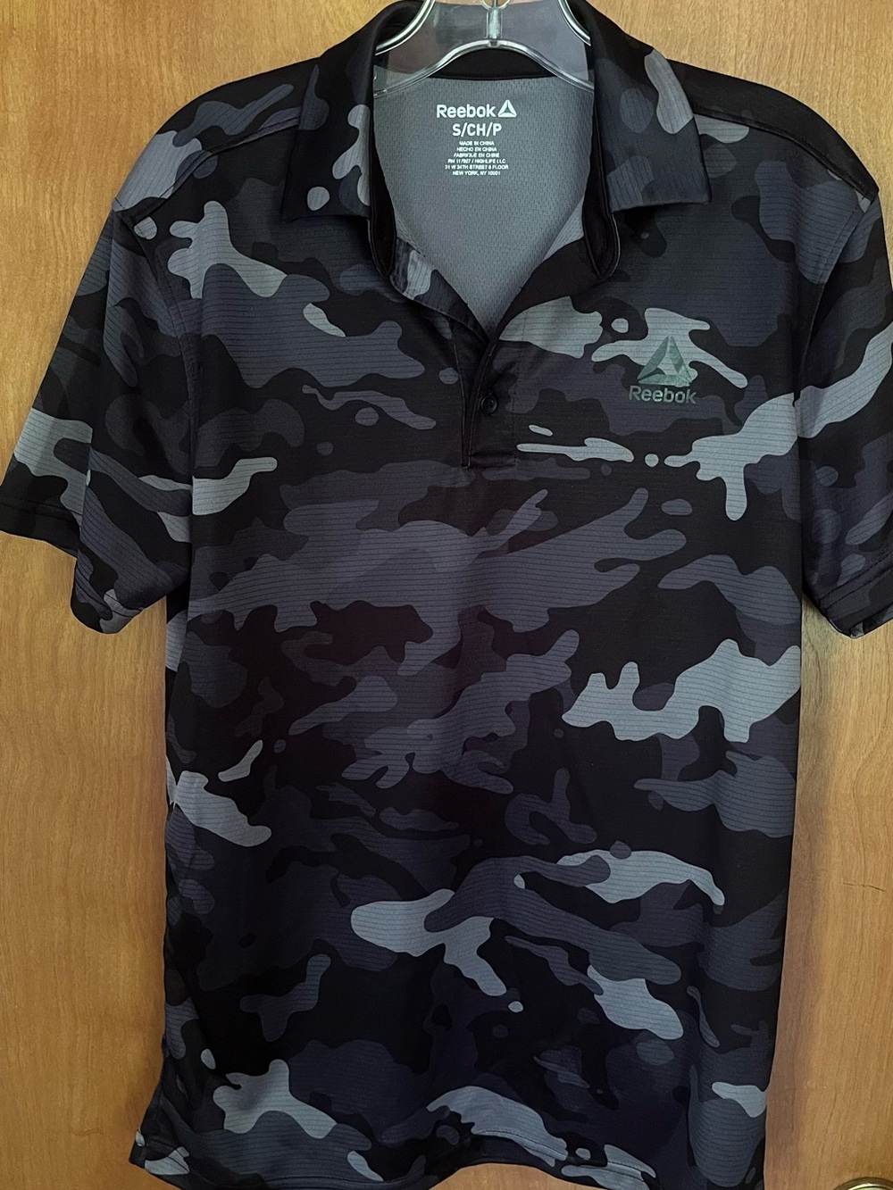Reebok Men’s Black & Gray Camouflage Polo